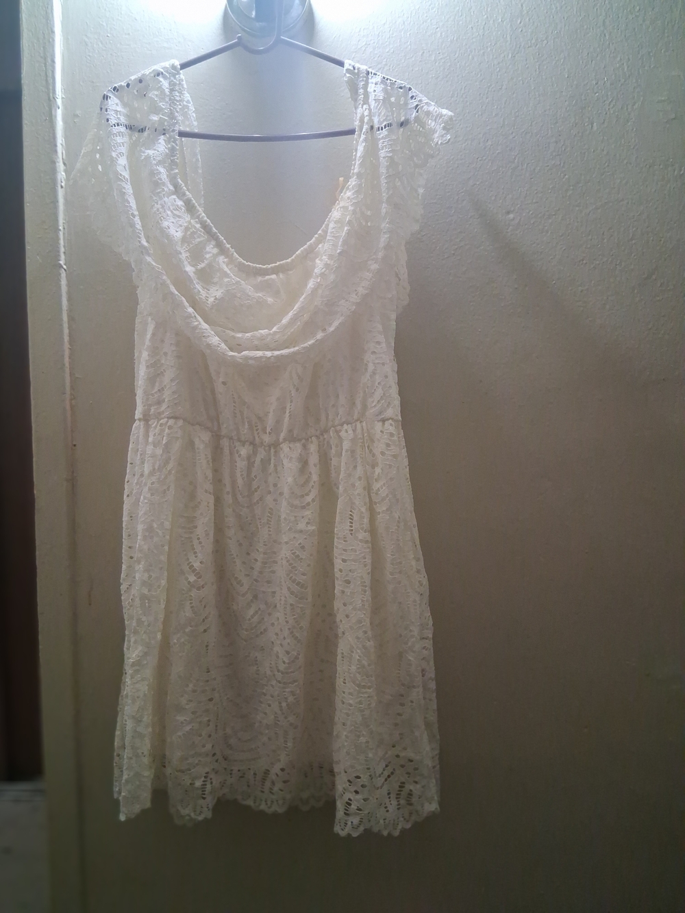 Lace Scoop-Neck White Women's Dress